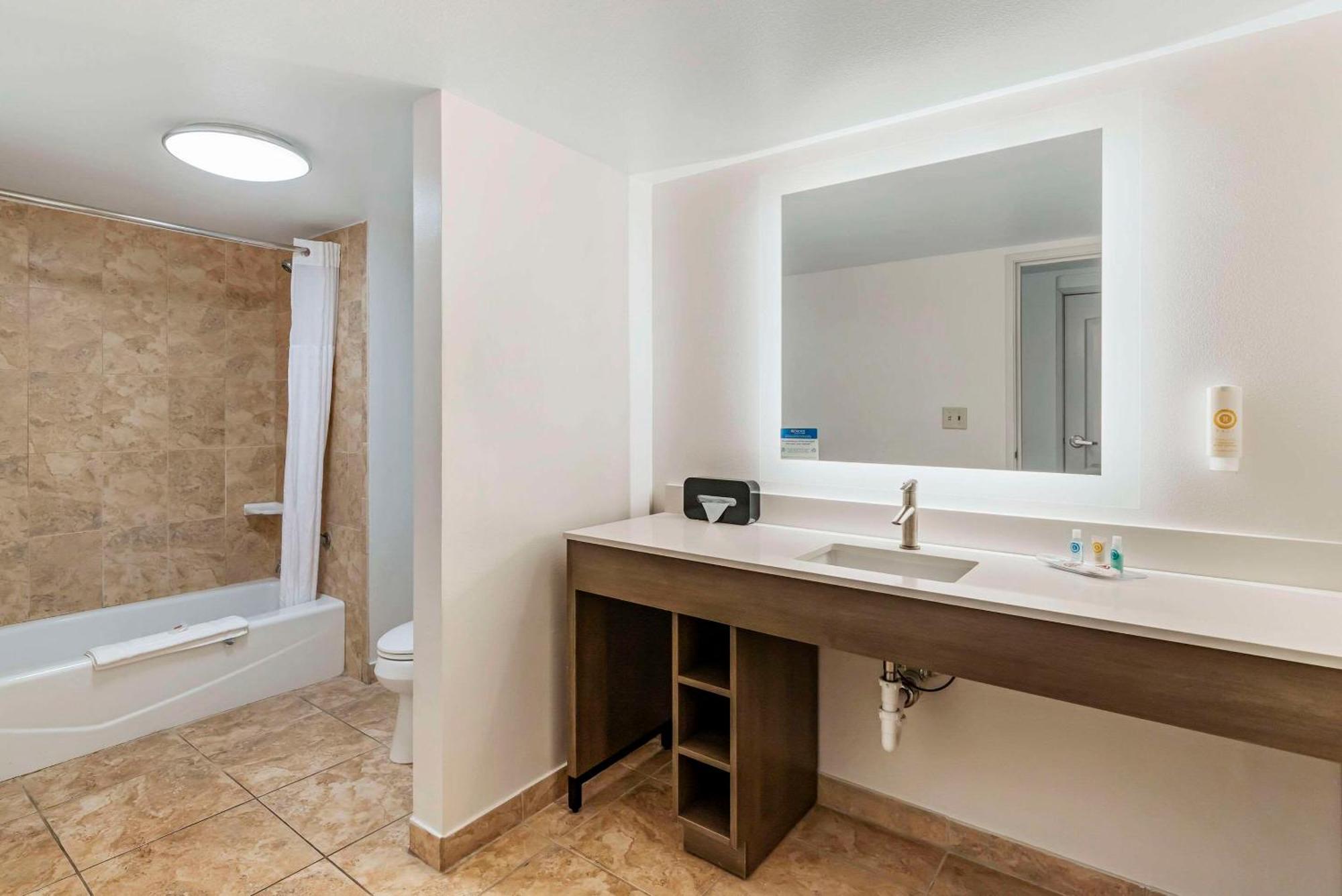 ולדוסטה Comfort Suites מראה חיצוני תמונה